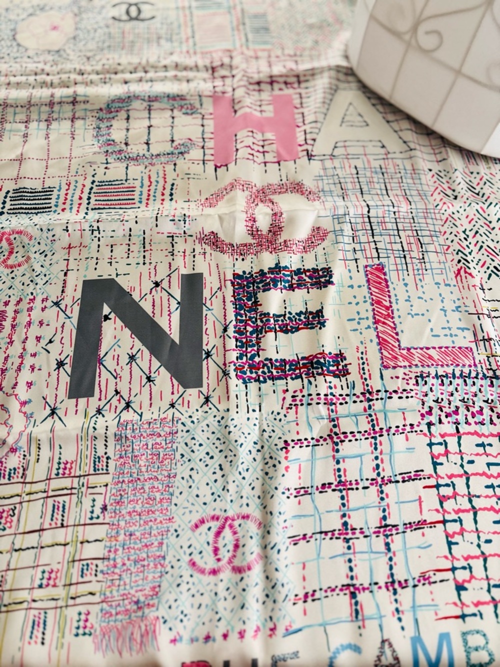 Authentic Vintage Chanel Paris 100% Silk Scarf Made In France - Picture 6 of 9